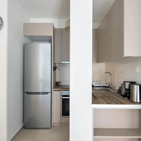 Theia 1-bedroom In Apartment *