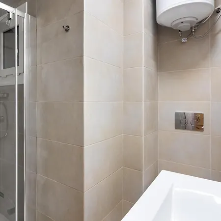 Theia 1-bedroom In Apartment