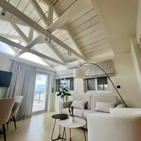 Luxury Penthouse W/ Sea View Apartment