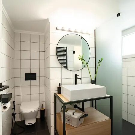 Marilora's House. Charming Urban Retreat