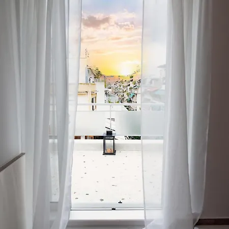 Marilora's House. Charming Urban Retreat * Athens