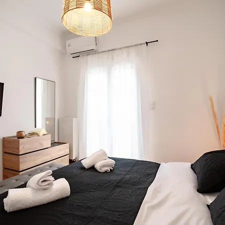 Apartment Marilora's House. Charming Urban Retreat *