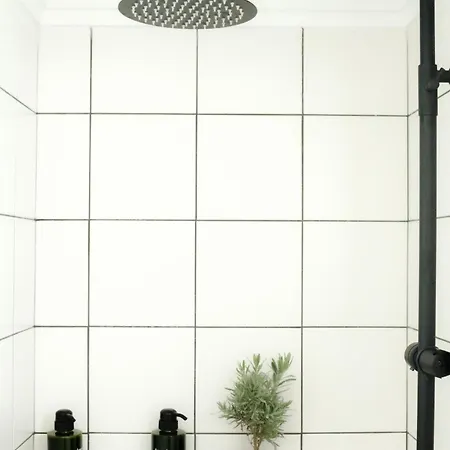 Marilora's House. Charming Urban Retreat Apartment