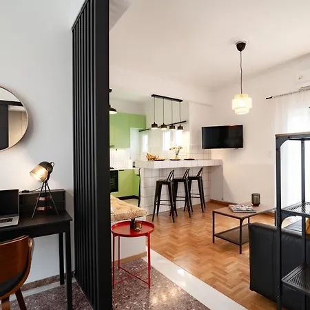 Marilora's House. Charming Urban Retreat Apartment Athens