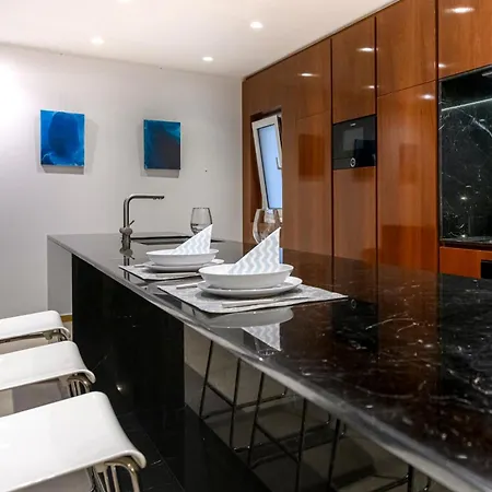 Modern Two-bedroom In Kolonaki, Peridot - Homes Athens