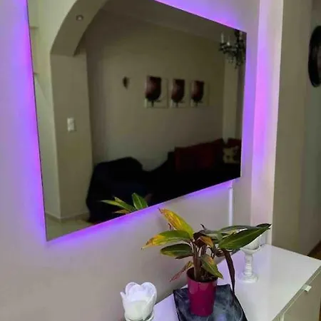Frankie's House Apartment