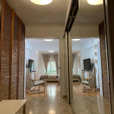 Apartment Chic Urban Living: In Acropolis-koukaki *
