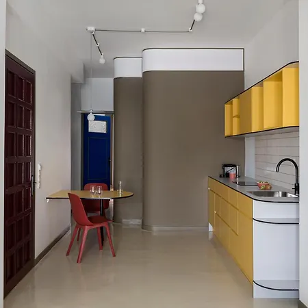 Nileos House *