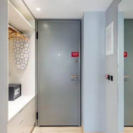 The Hostmaster Deluxe Apartment Athens