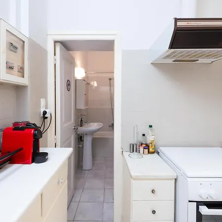 Beautiful Neo-classic In Exarchia Athen