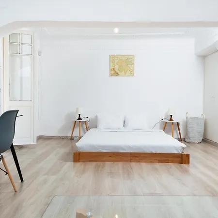 Apartment Beautiful Neo-classic In Exarchia Athen