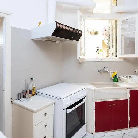 Beautiful Neo-classic In Exarchia Athen