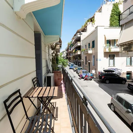 Apartment Beautiful Neo-classic In Exarchia Athen