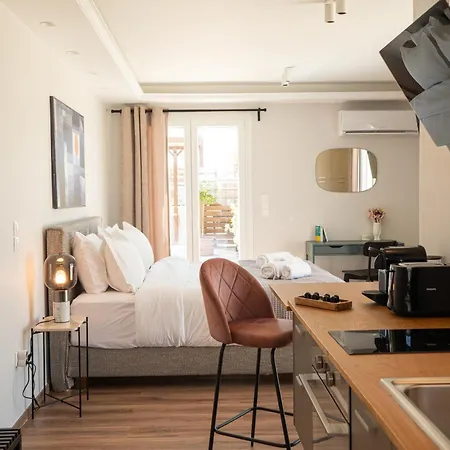Apartment Private Rooftop - Acropolis View - Jacuzzi - Metro Athens