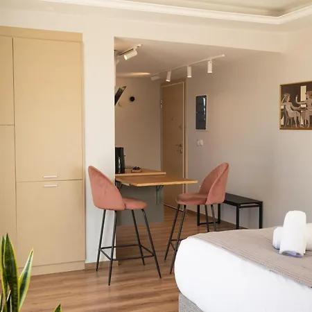 Apartment Private Rooftop - Acropolis View - Jacuzzi - Metro