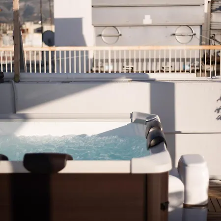 Apartment Private Rooftop - Acropolis View - Jacuzzi - Metro Athens