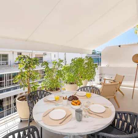 Διαμέρισμα Unique Koukaki Three Bedroom *