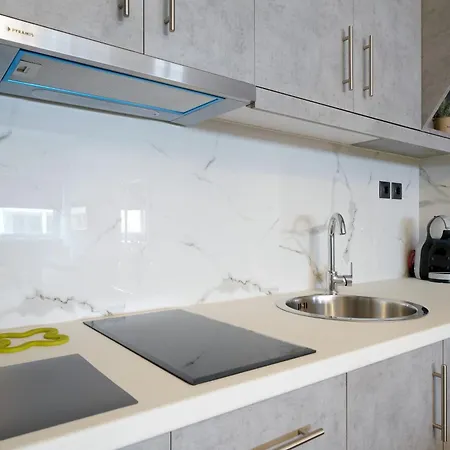 Luxe By Superhost Hub Apartment *