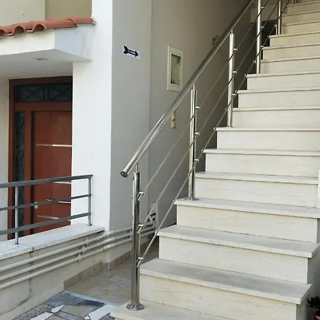 Two Bedroom With Hidden Garden Athens