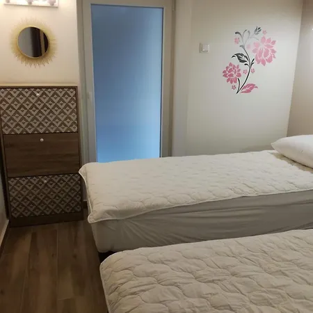 Two Bedroom With Hidden Garden Athens