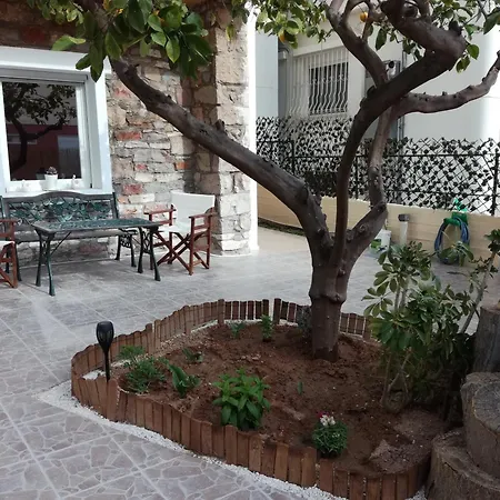 Two Bedroom With Hidden Garden * Athens
