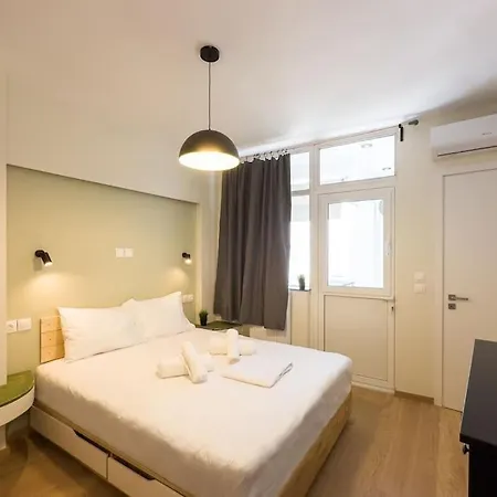 Three Bedroom Stylish Next To Acropolis