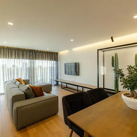 Apartment Earth Boutique Next To Stavros Niarchos *