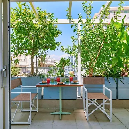 Apartment 360 View In Roof With Patio