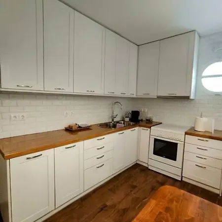 Apartment Cozy Garden House In The Center Of Glyfada