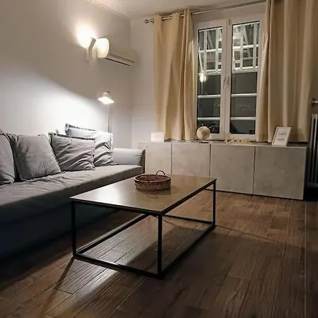 Apartment Cozy Garden House In The Center Of Glyfada *