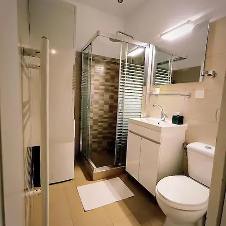 Apartment Cozy Garden House In The Center Of Glyfada Athens