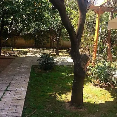 Cozy Garden House In The Center Of Glyfada * Athens