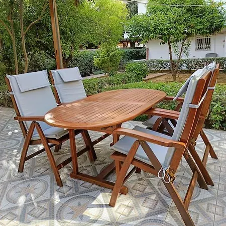 Apartment Cozy Garden House In The Center Of Glyfada *