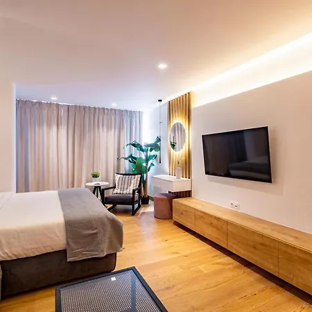 Apartment Earth Boutique Next To Stavros Niarchos