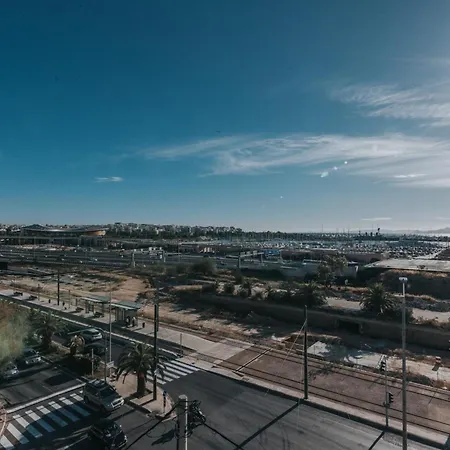 Earth Boutique Next To Stavros Niarchos Apartment