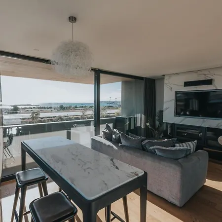 Apartment Earth Boutique Next To Stavros Niarchos