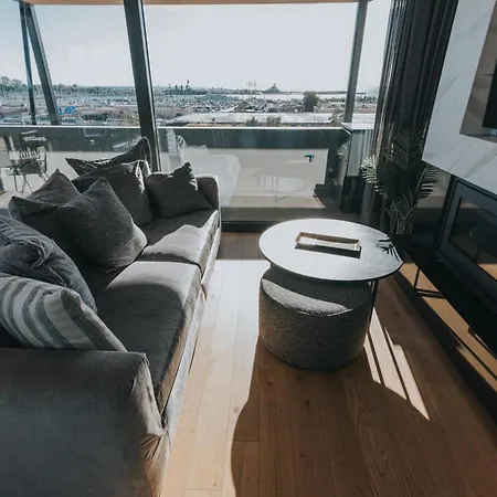 Apartment Earth Boutique Next To Stavros Niarchos