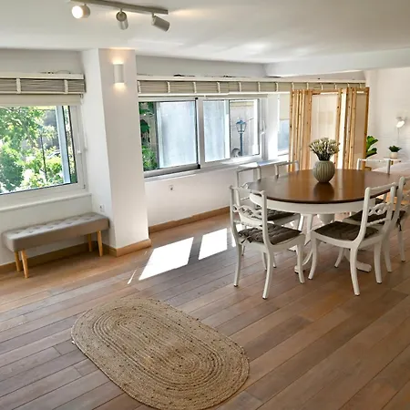 Bright And Comfy In The Heart Of