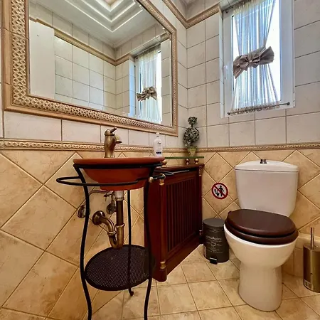 Elena's Exclusive Pool Holiday home Athens