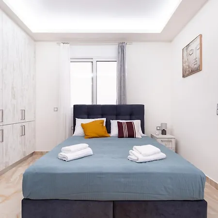 Exarchia 2b By Athenian Keys *