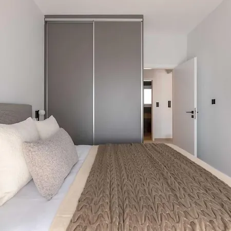 Glyfada Stylish Apartment