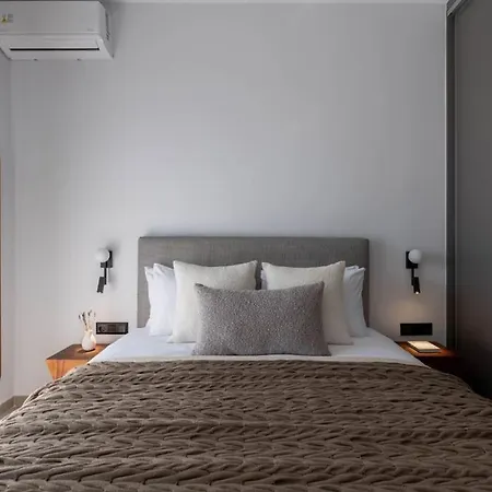 Glyfada Stylish Apartment