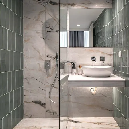 Belle - Luxury At Monastiraki Railway Station Hotell *