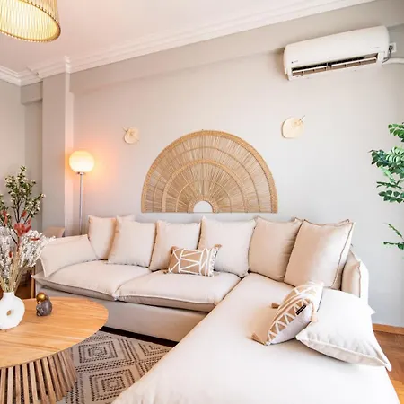 Plaka Historical Center Retreat *