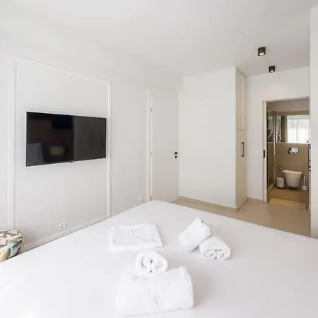 Stylish Comfort In Centre