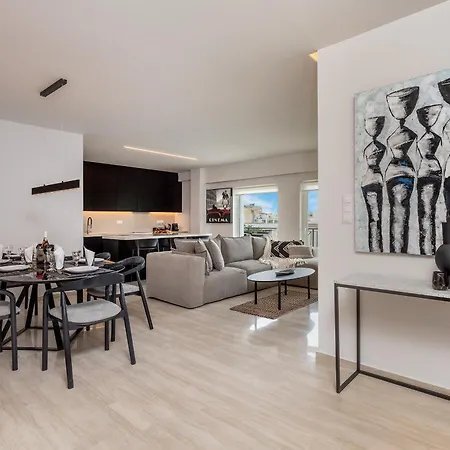 Elegant & 3br In Glyfada