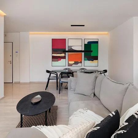 Apartment Elegant & 3br In Glyfada Athens