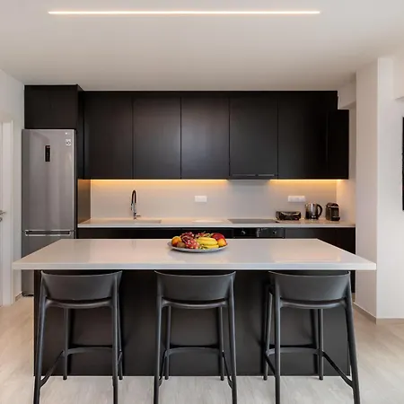 Elegant & 3br In Glyfada Apartment *