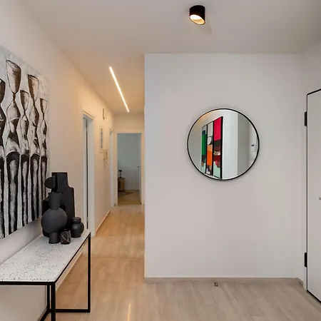 Elegant & 3br In Glyfada * Athens