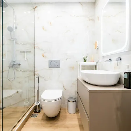 Apartment Bright And Stylish In Palaio Faliro *